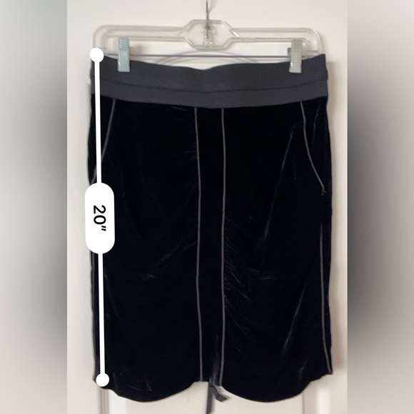 BCBG Max Azria Womens Velvet Ruched Mini Pencil Skirt Size 6 Black - Picture 5 of 11